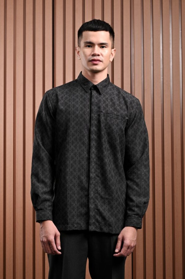 Awenasa Pointed Collar Long Sleeve Shirt