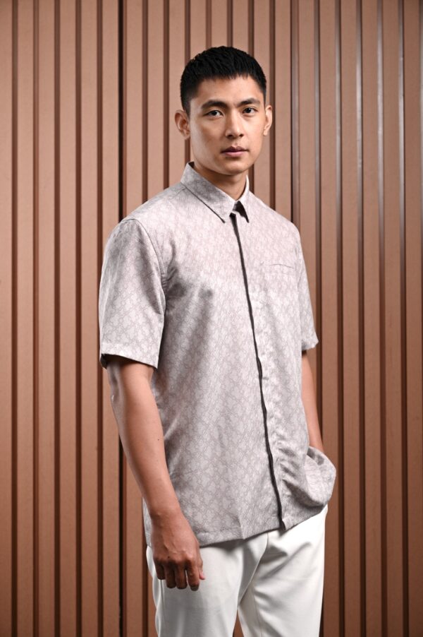 Awenasa Pointed Collar Short Sleeve Shirt - Gambar 5