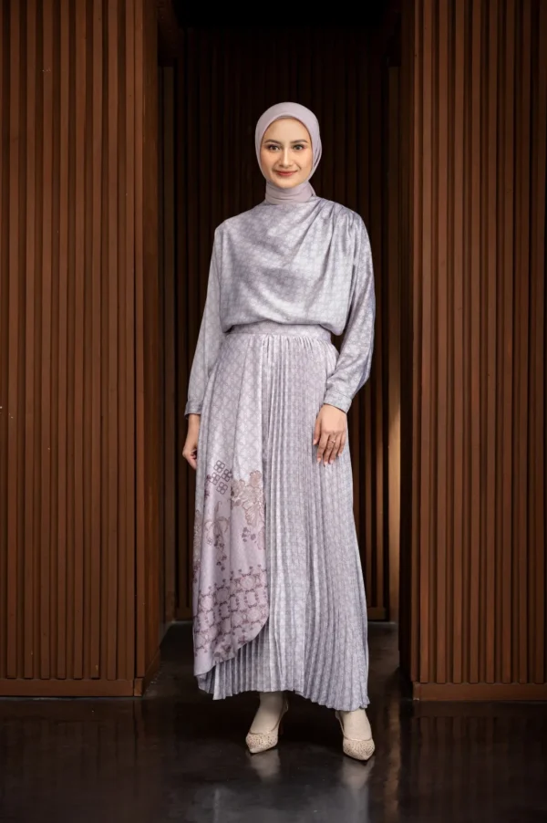 AWENASA PLEATS SKIRT - Gambar 3