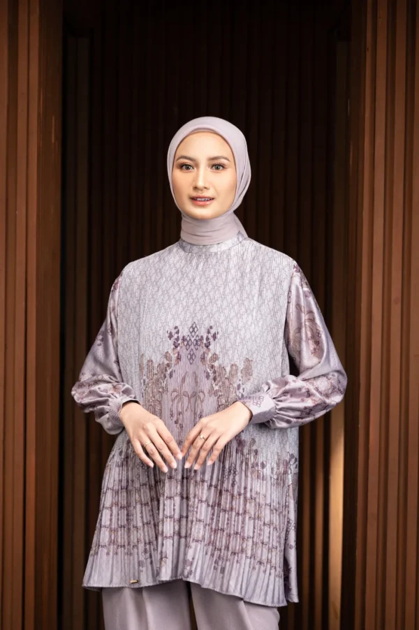 AWENASA PLEATS BLOUSE - Gambar 5