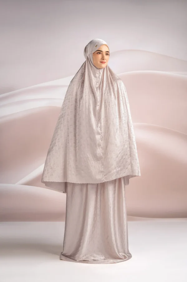 LUSTRE PRAYER SET PETAL