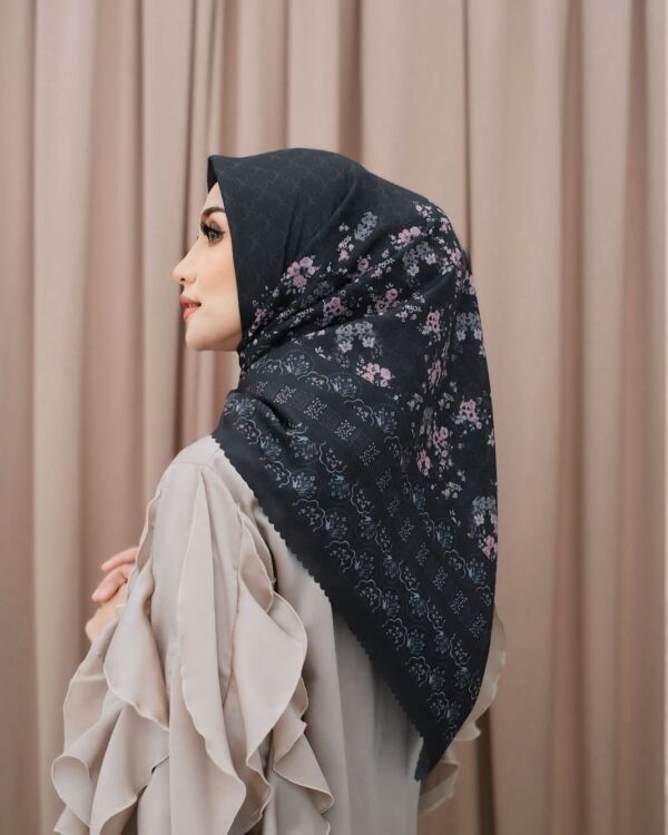 GARDENIA SCARF LILY - Gambar 2